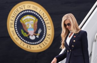 La nueva secretaria de prensa del presidente Trump, Katie Zacharia, fue despedida después de menos de una semana